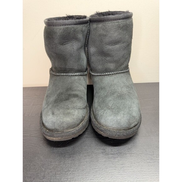 Ugg Classic II Weather Short Black Suede Boots Kids Sz 1 - Picture 2 of 8